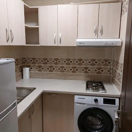 New Edenia アパート *